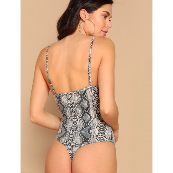 ❗️LAST CHANCE❗️NWOT Snakeskin bodysuit - Picture 4 of 6